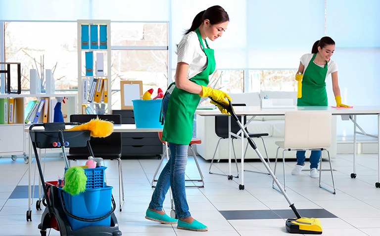 Brillo y productividad: Descubre la importancia de la limpieza de oficinas